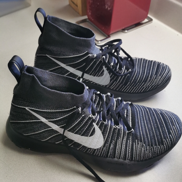 Nike Rare Flyknit Trainers - Picture 6 of 6